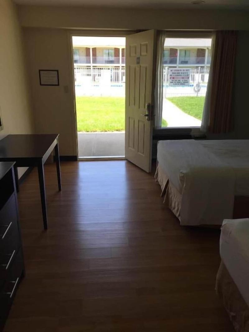 Crystal Inn Eatontown image