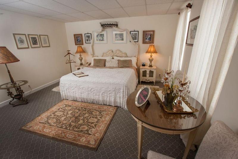 Seminole Inn image 10