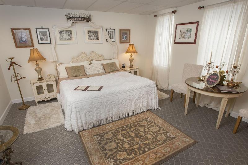 Seminole Inn image 2