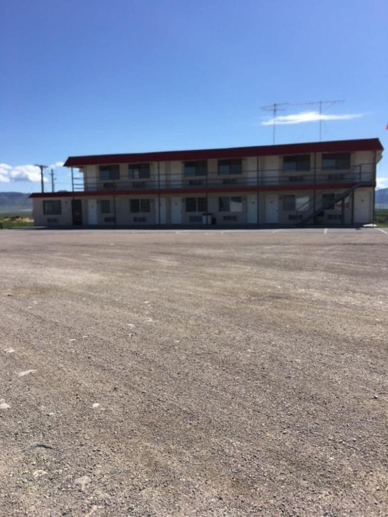 Flag's West Motel — general view