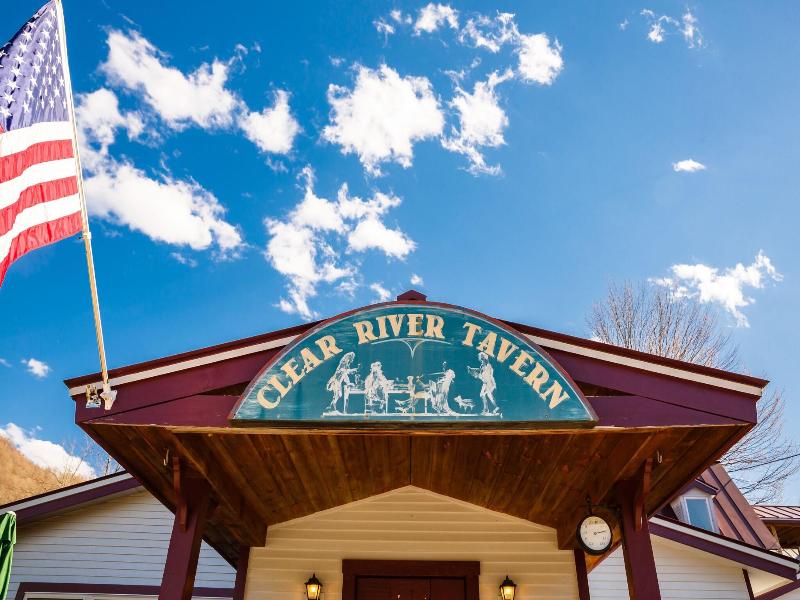 Clear River Inn image
