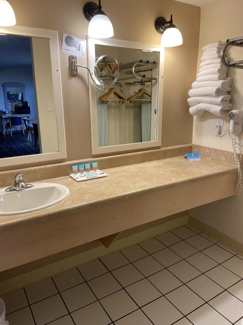 Buccaneer Inn image