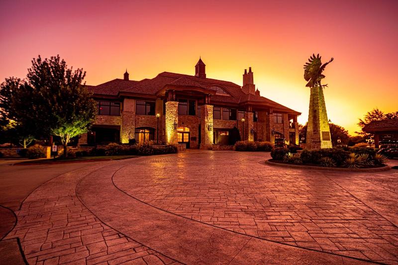Shangri-La Resort image