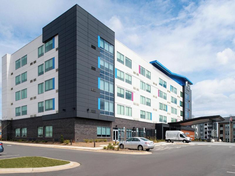 Aloft Charlotte Airport image