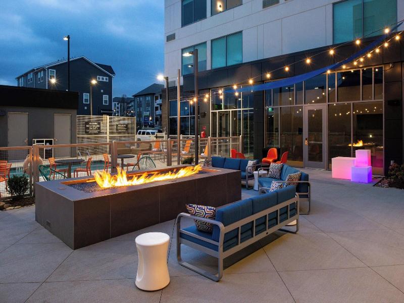Aloft Charlotte Airport image