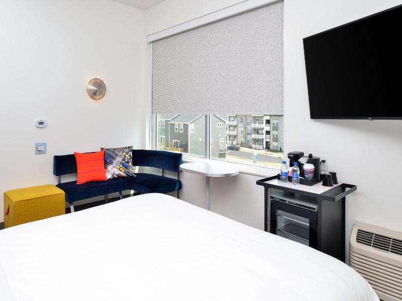 Aloft Charlotte Airport image