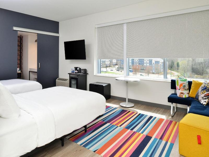 Aloft Charlotte Airport image