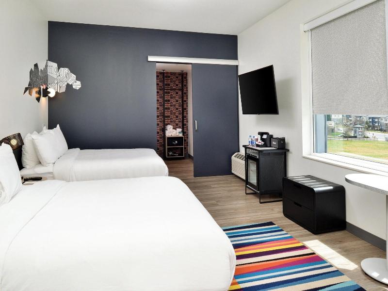 Aloft Charlotte Airport image