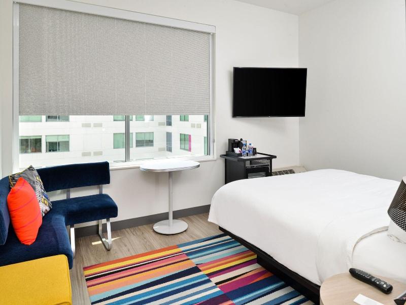Aloft Charlotte Airport image