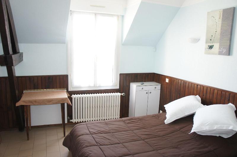 Hôtel de la place image
