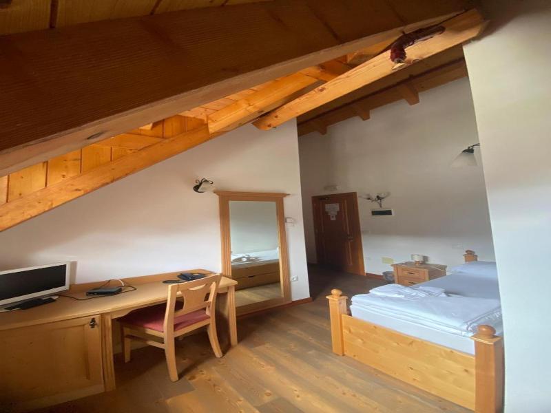 Hotel Aplis image