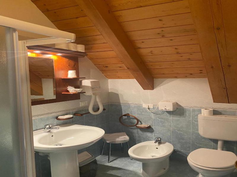Hotel Aplis image