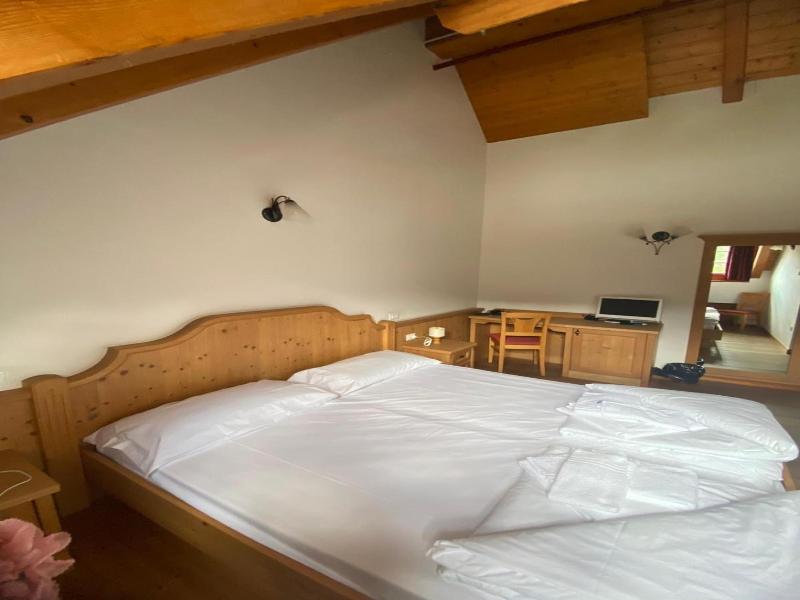 Hotel Aplis image