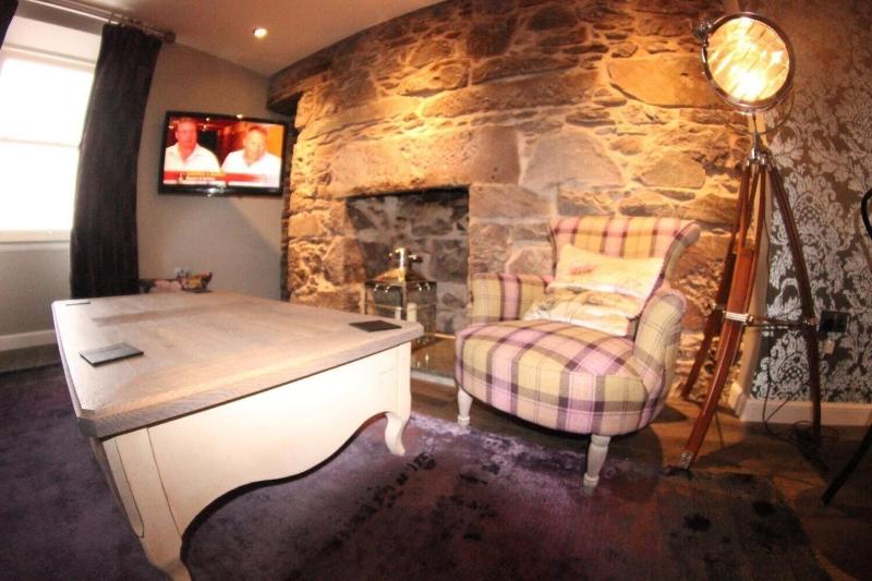 Shorehead Guest House image