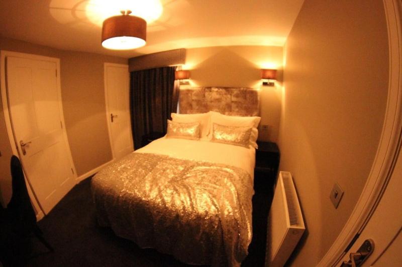 Shorehead Guest House image