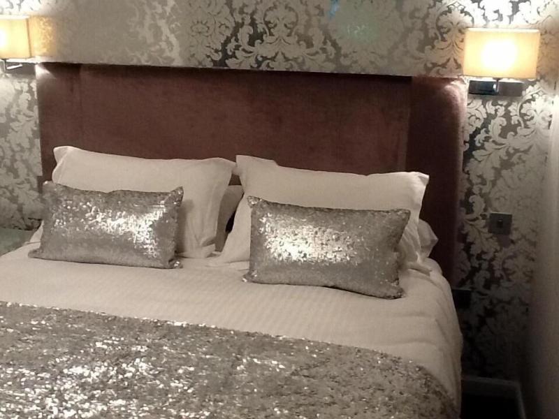 Shorehead Guest House image