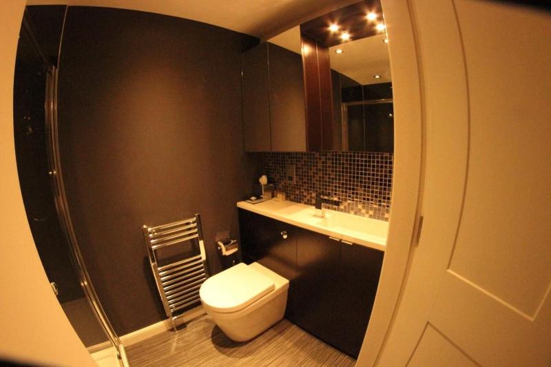 Shorehead Guest House image