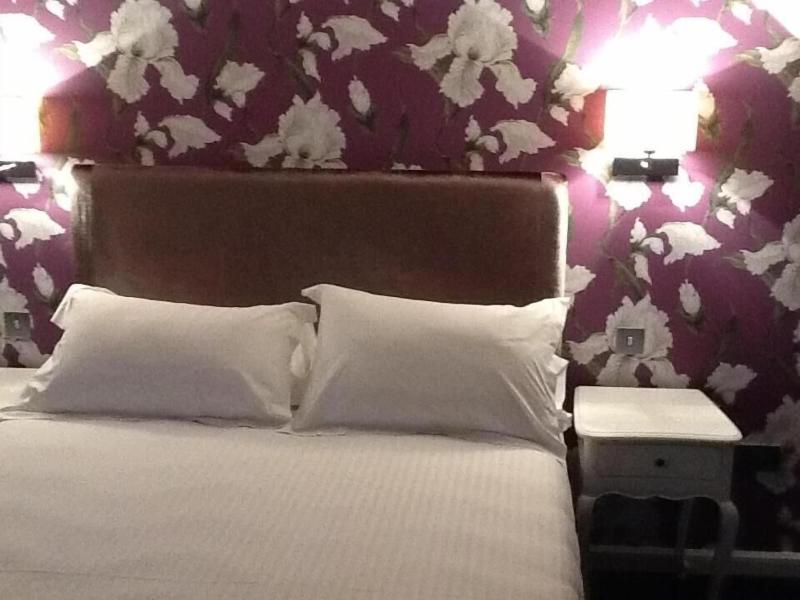 Shorehead Guest House image