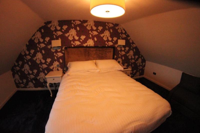 Shorehead Guest House image