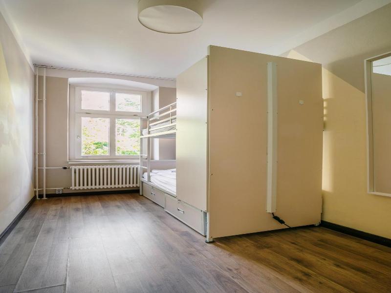 Eastseven Berlin Hostel image