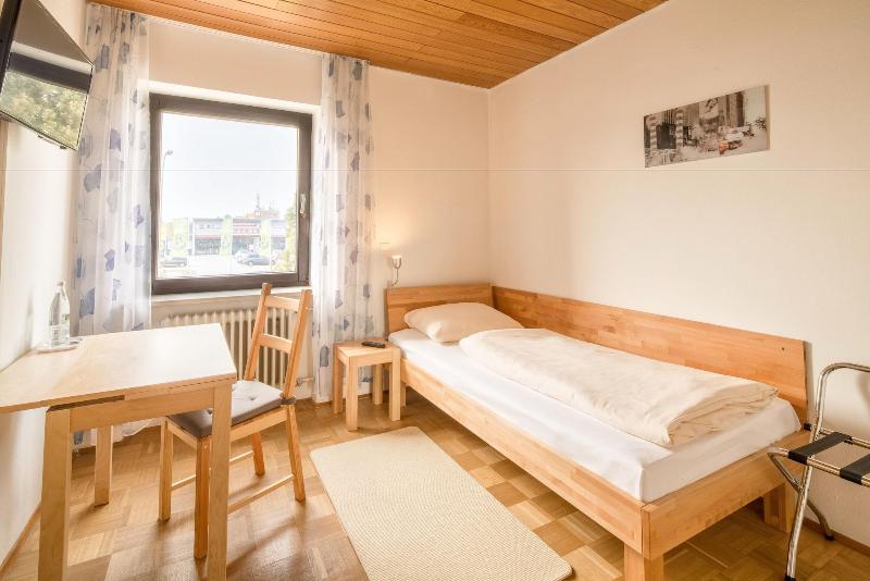 Hotel Bettstadl - Landshut image