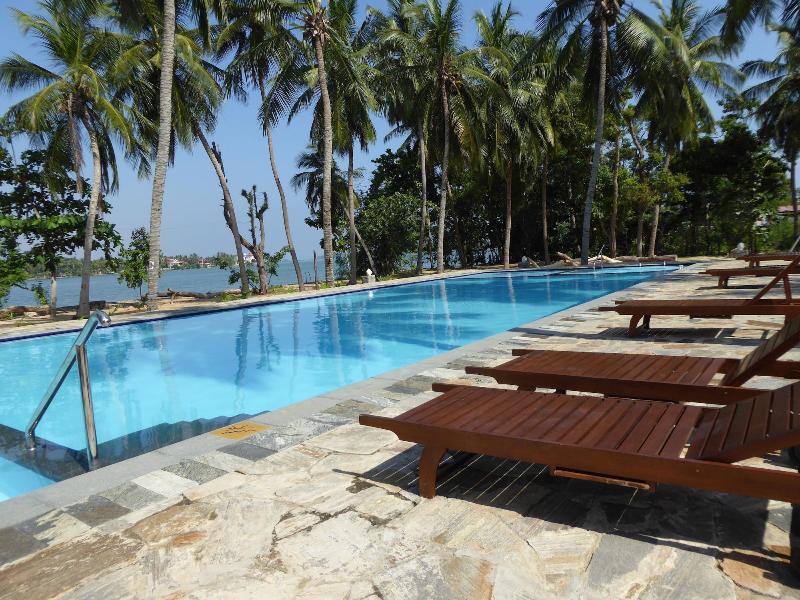 Riviera Resort