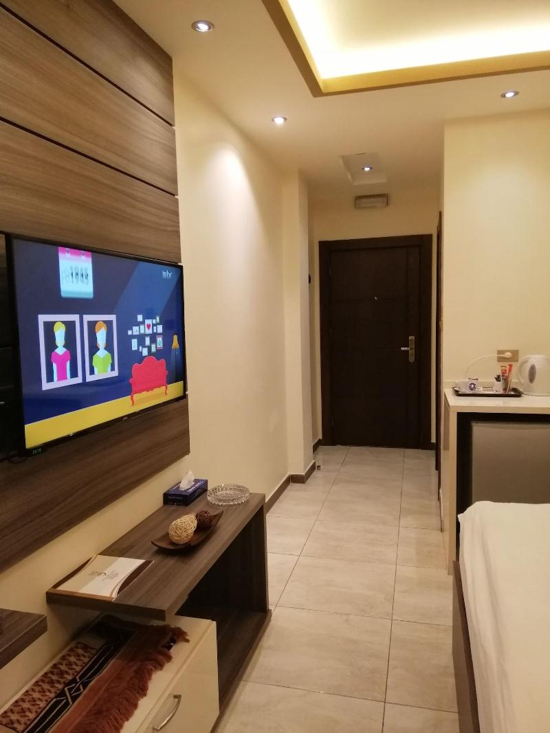 Seven Days Hotel image
