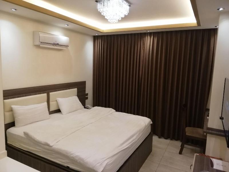 Seven Days Hotel image
