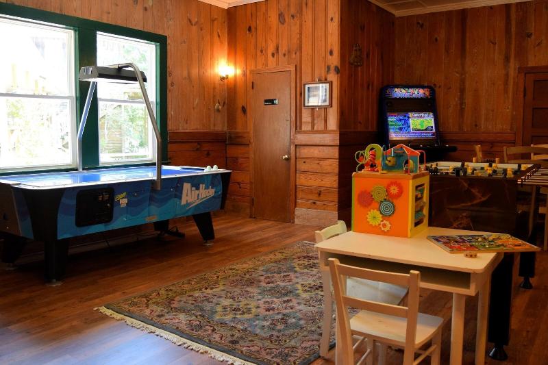 Blackbeard's Lodge image