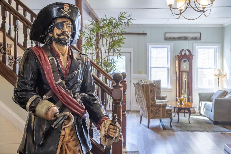 Blackbeard's Lodge image