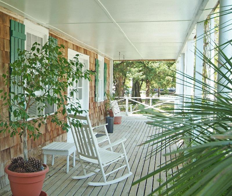 Blackbeard's Lodge image