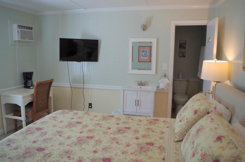 Blackbeard's Lodge image