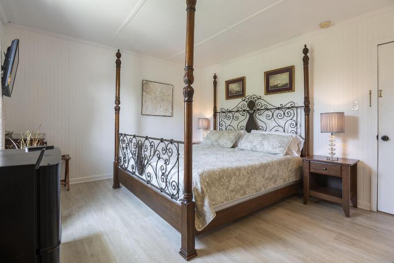Blackbeard's Lodge image