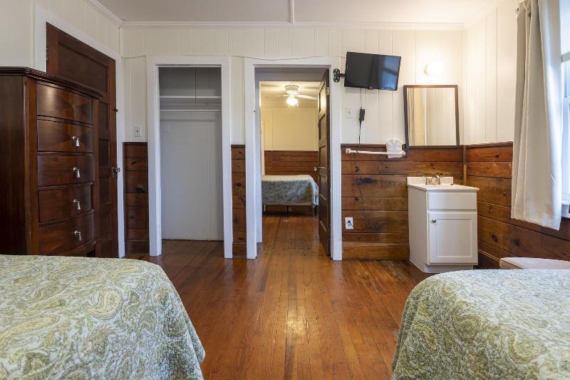 Blackbeard's Lodge image