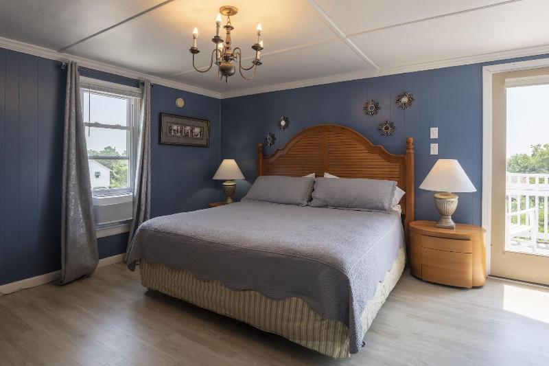 Blackbeard's Lodge image