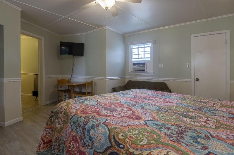 Blackbeard's Lodge image