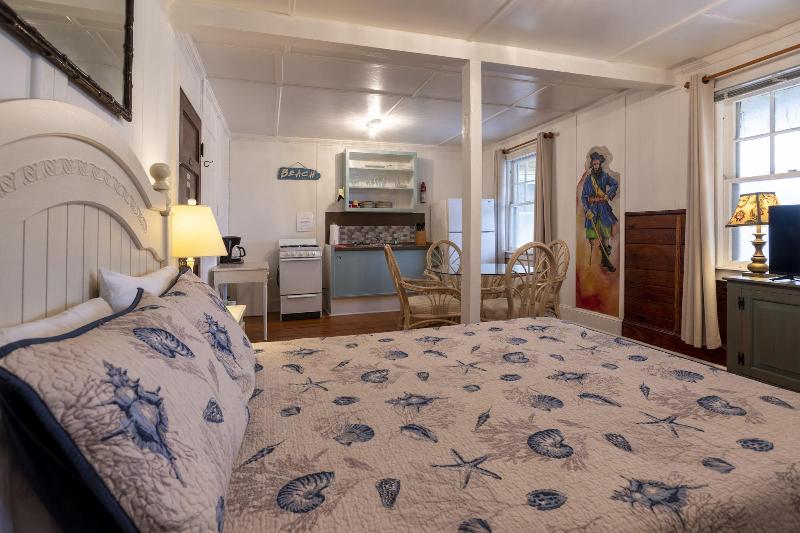 Blackbeard's Lodge image