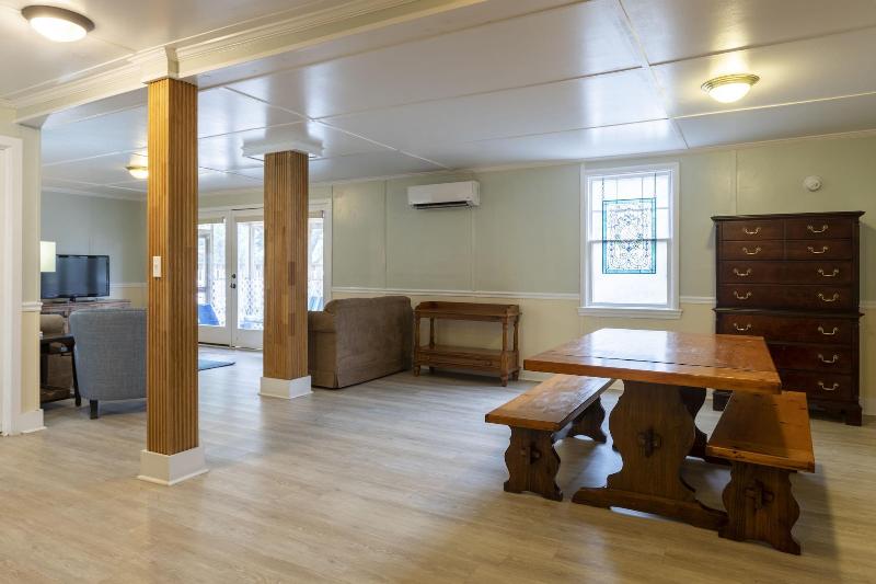 Blackbeard's Lodge image