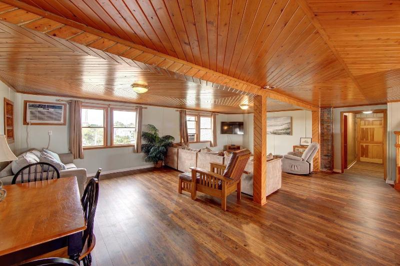 Blackbeard's Lodge image