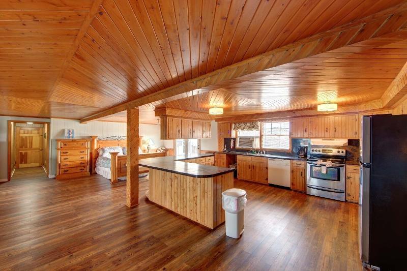 Blackbeard's Lodge image