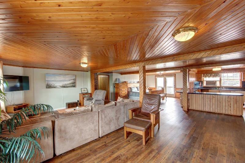Blackbeard's Lodge image