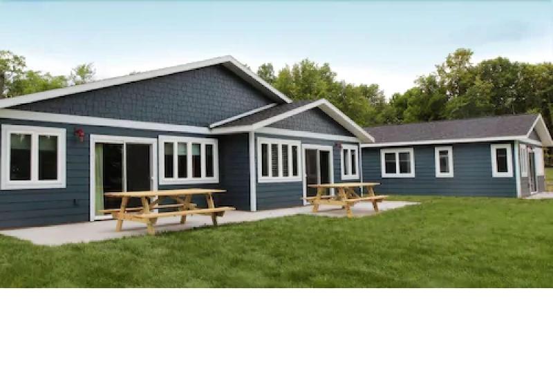 Eddy's Resort image