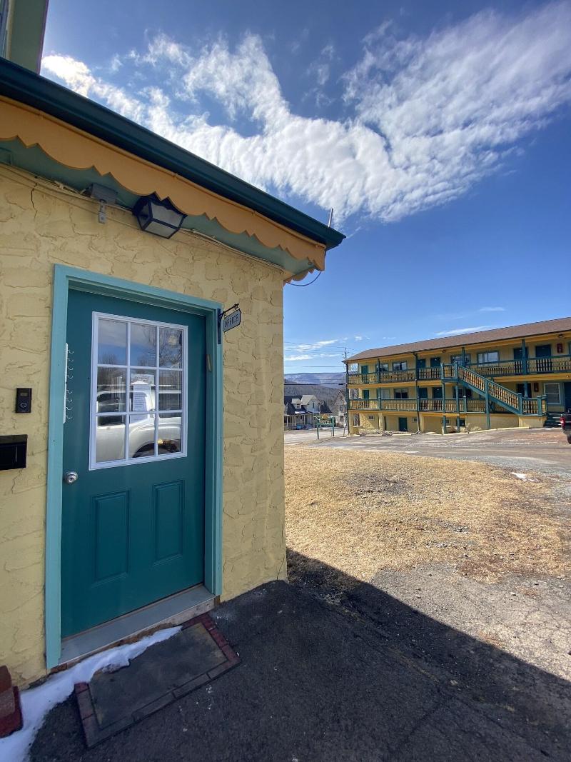 Sunview Motel image