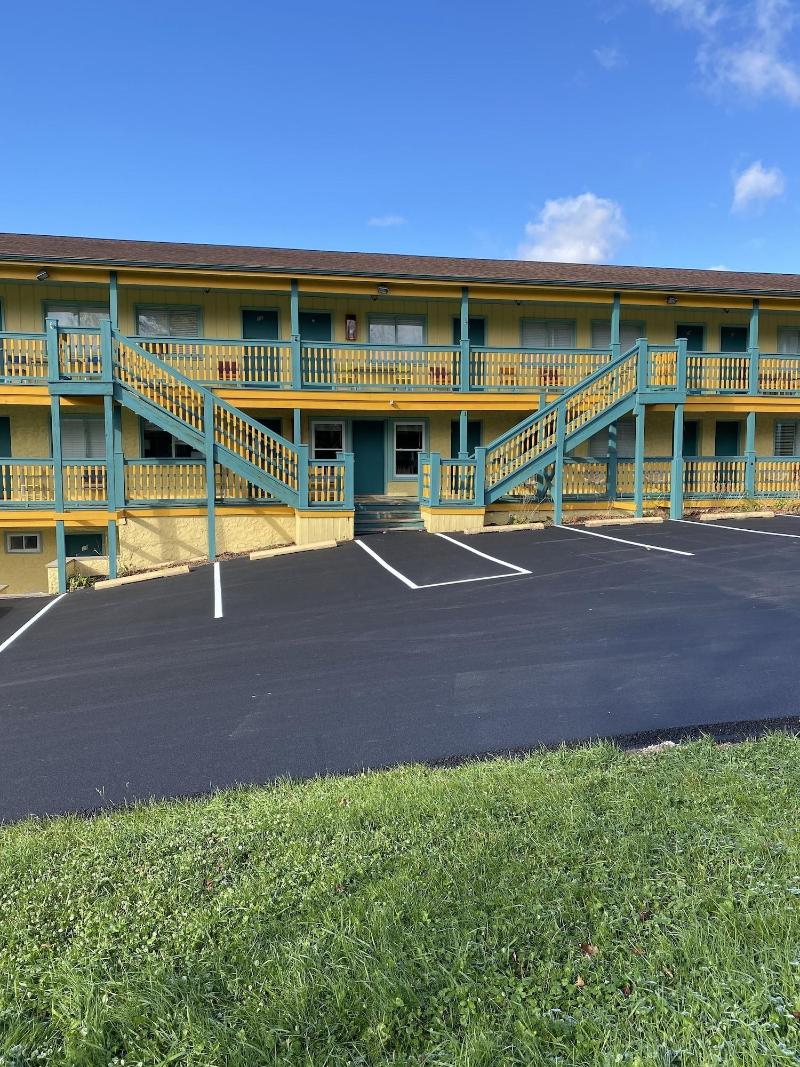 Sunview Motel image