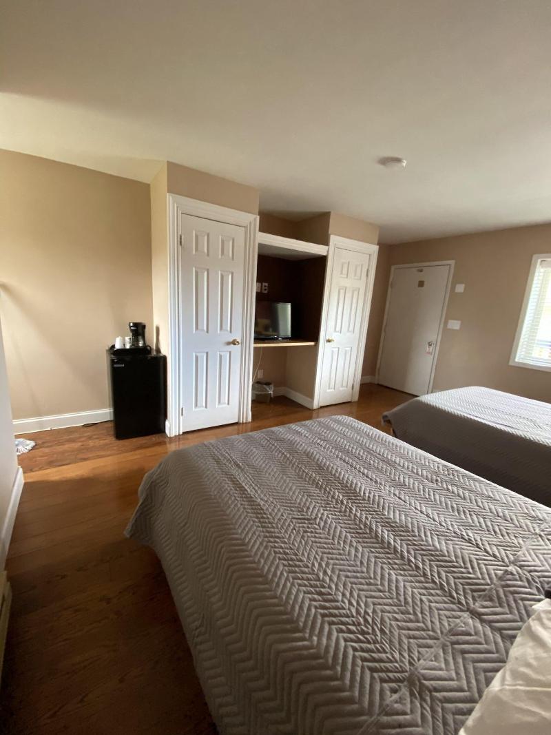 Sunview Motel image