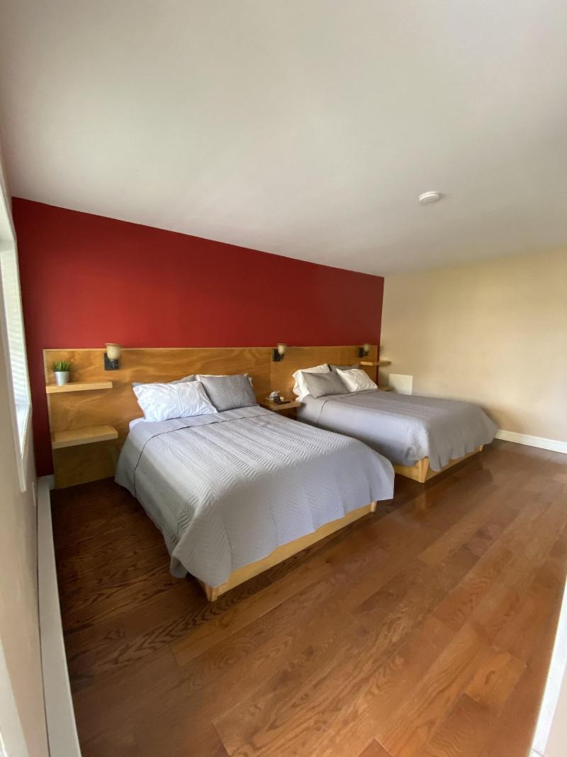 Sunview Motel image