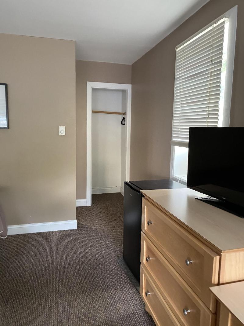 Sunview Motel image