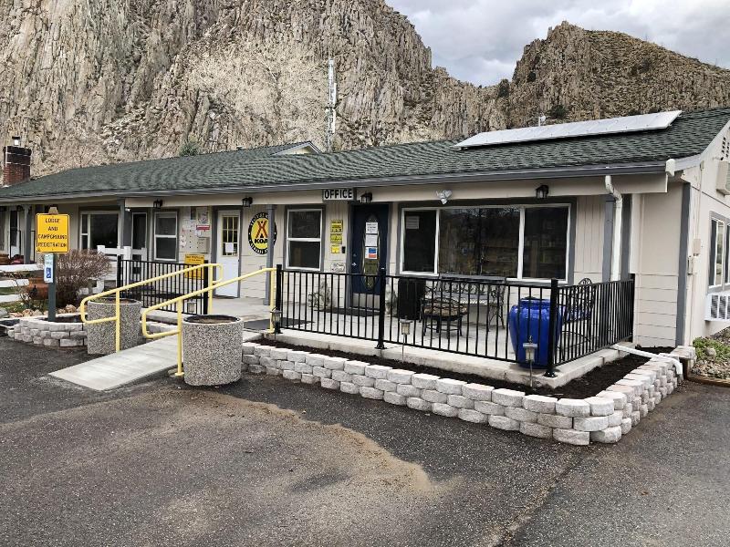 Meadowcliff Lodge image