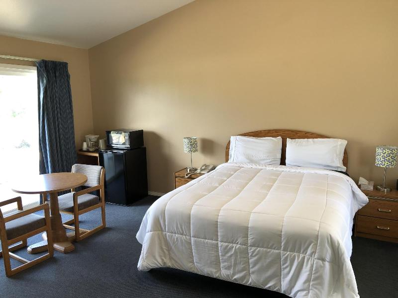 Meadowcliff Lodge image
