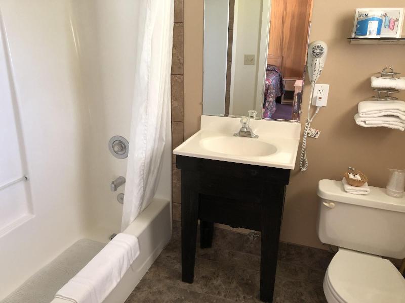 Meadowcliff Lodge image